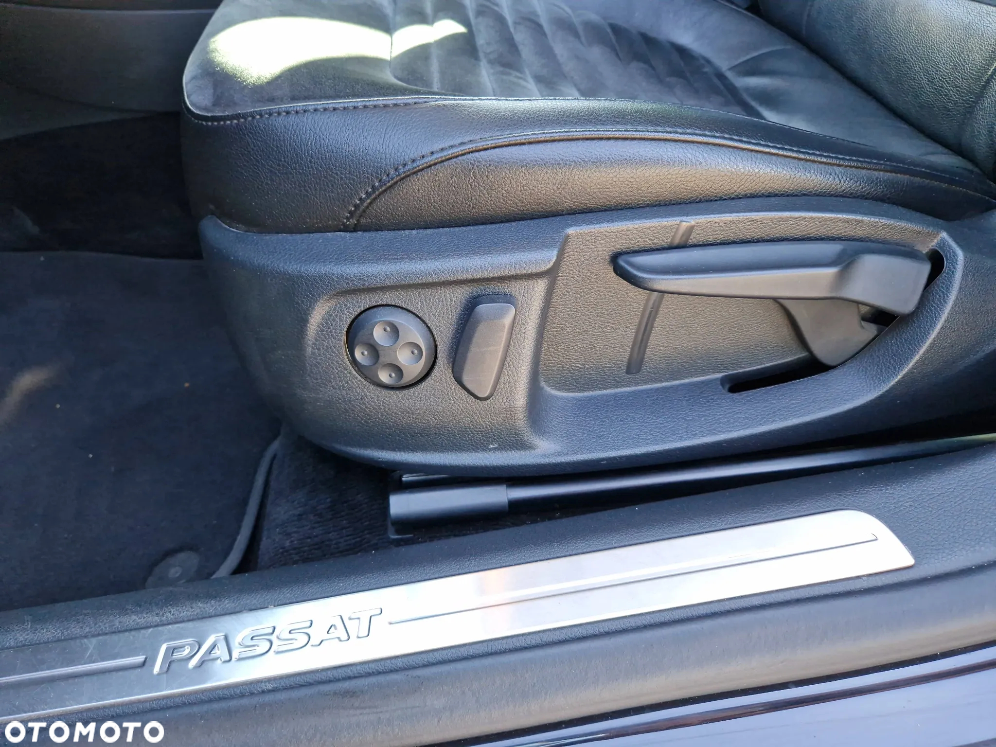 Volkswagen Passat 2.0 TDI Highline DSG - 28