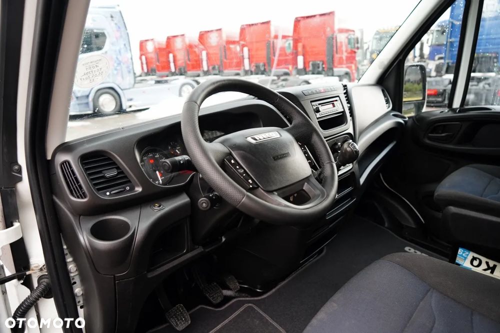 Iveco DAILY 35-140 / WYWROTKA / BRYGADOWKA - 6 MIEJSC  / BLIŹNIAK / MANUAL / - 25