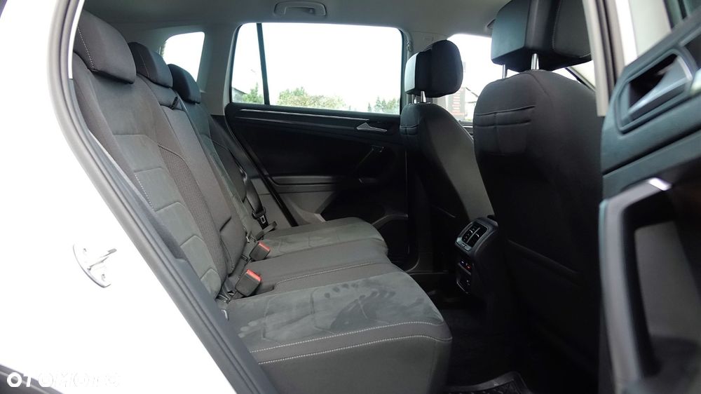 Volkswagen Tiguan - 27