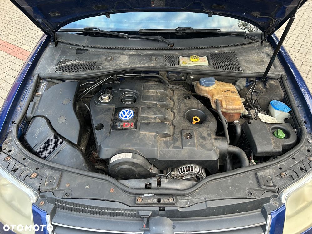 Volkswagen Passat 1.9 TDI Comfortline - 12