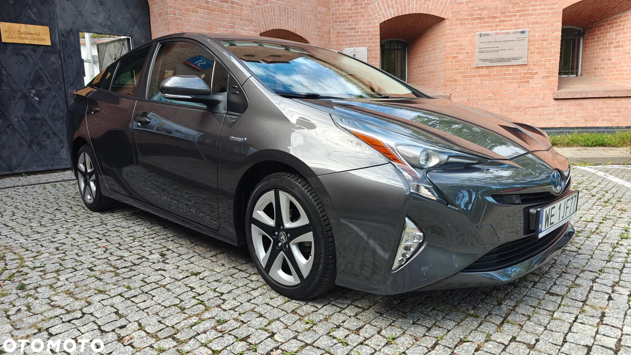 Toyota Prius 1.8 Hybrid Prestige - 6