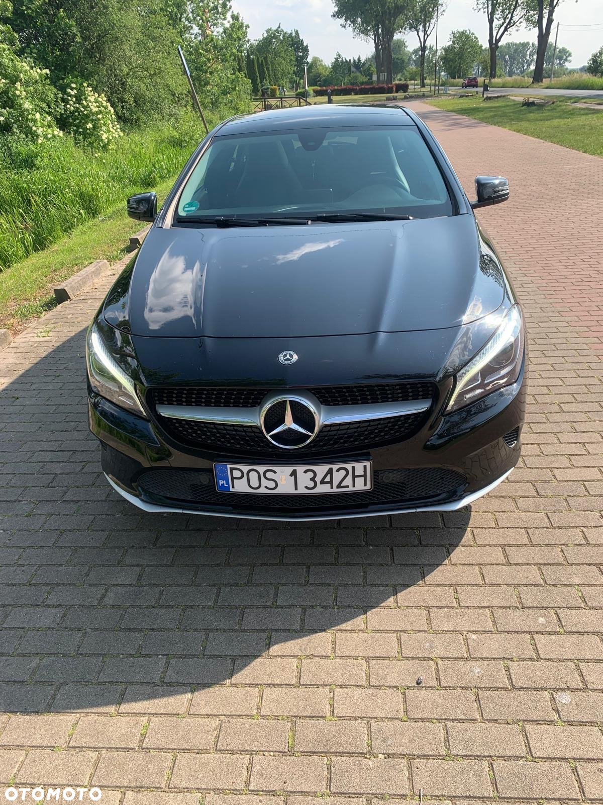 Mercedes-Benz CLA Shooting Brake 220 4Matic 7G-DCT - 2
