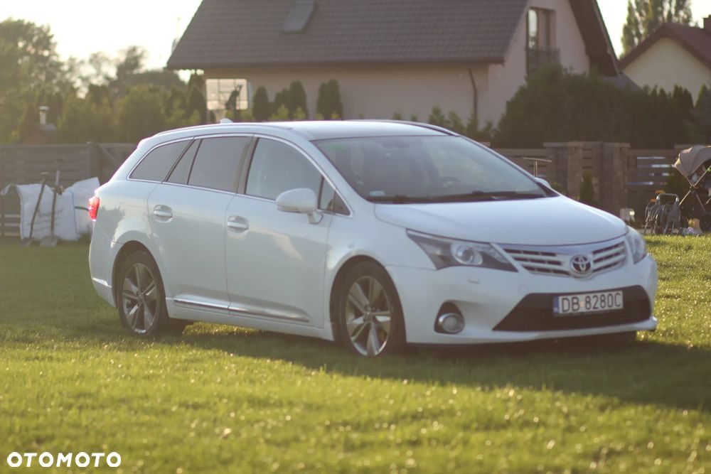 Toyota Avensis 2.0 D-4D Premium - 4