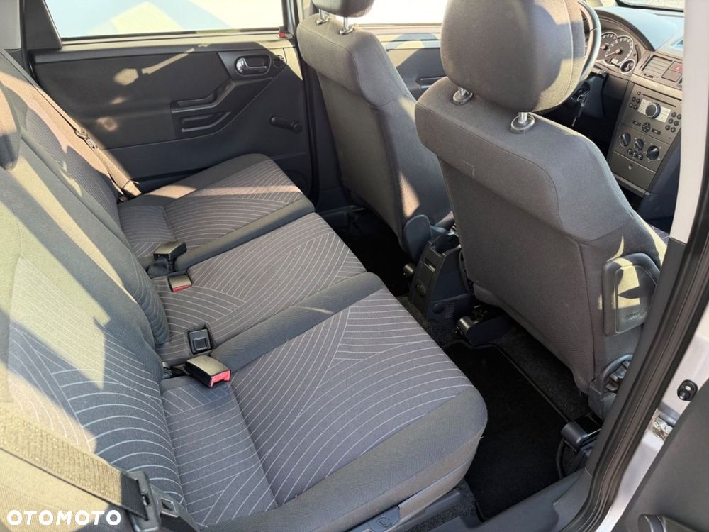 Opel Meriva - 11