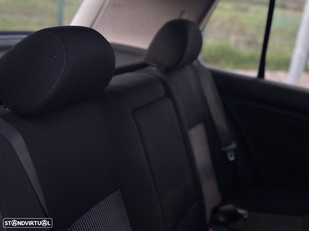 VW Golf 1.6i Confortline AC - 17