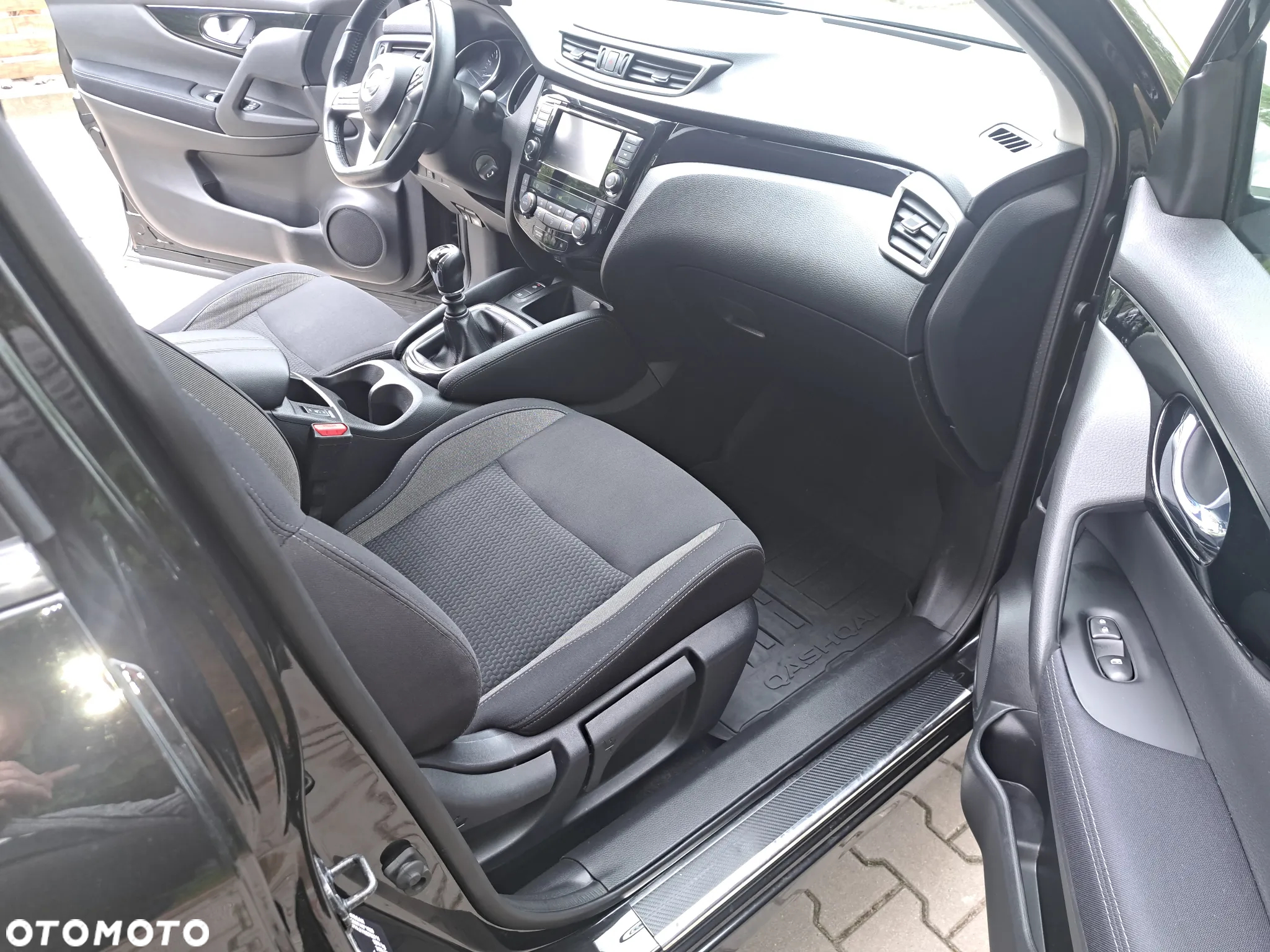 Nissan Qashqai 1.3 DIG-T N-Connecta - 18