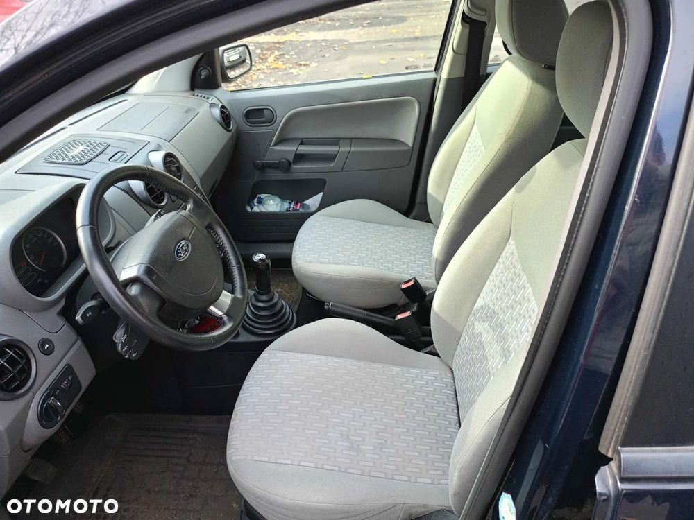 Ford Fusion - 12