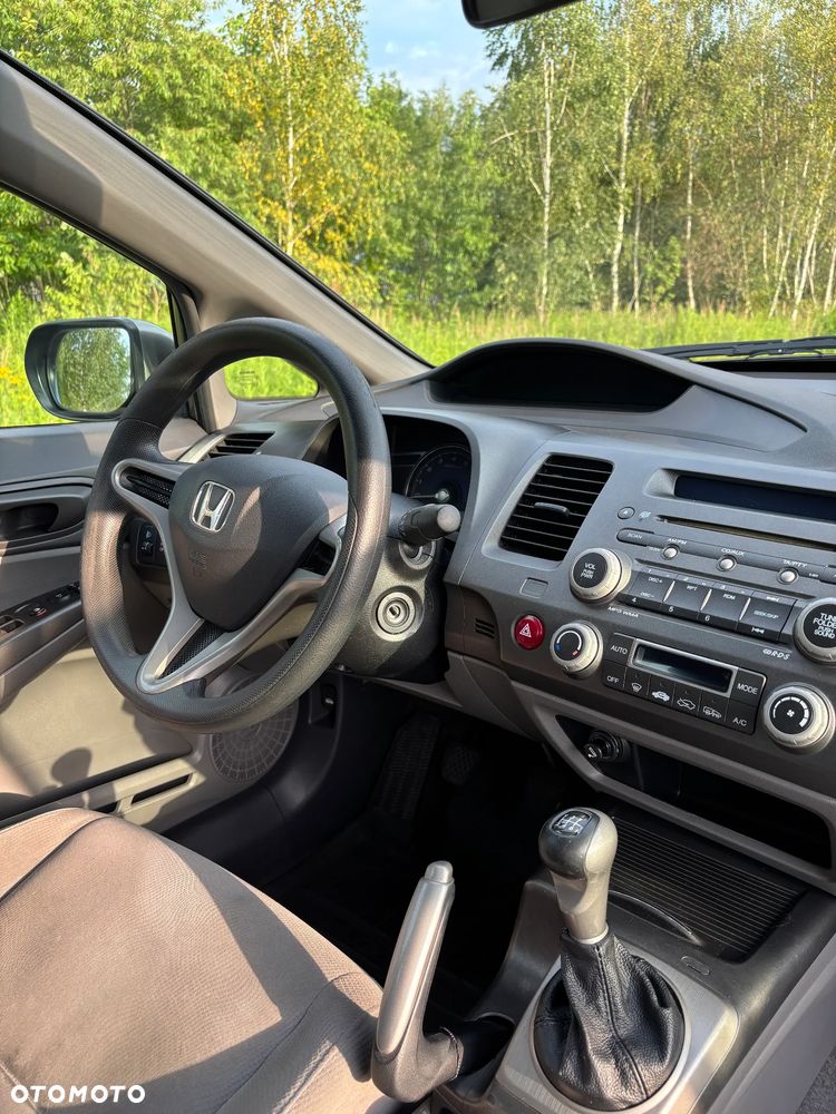 Honda Civic 1.8 Comfort - 11