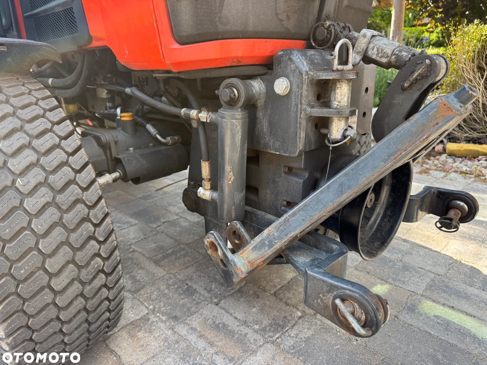 Kubota B 2530 - B5 4x4 Ciągnik Sadowniczy Pełne wyposażenie wszystkie przyłącza Klima Stan Unikatowy Nowy - 4