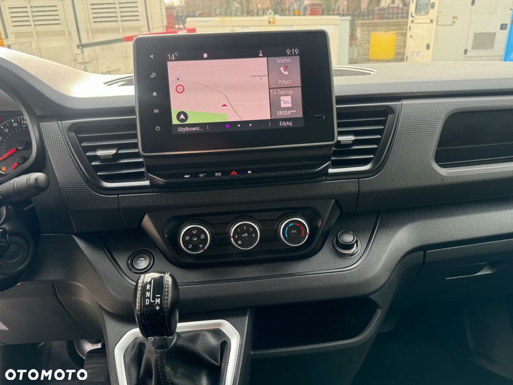 Renault Trafic - 25