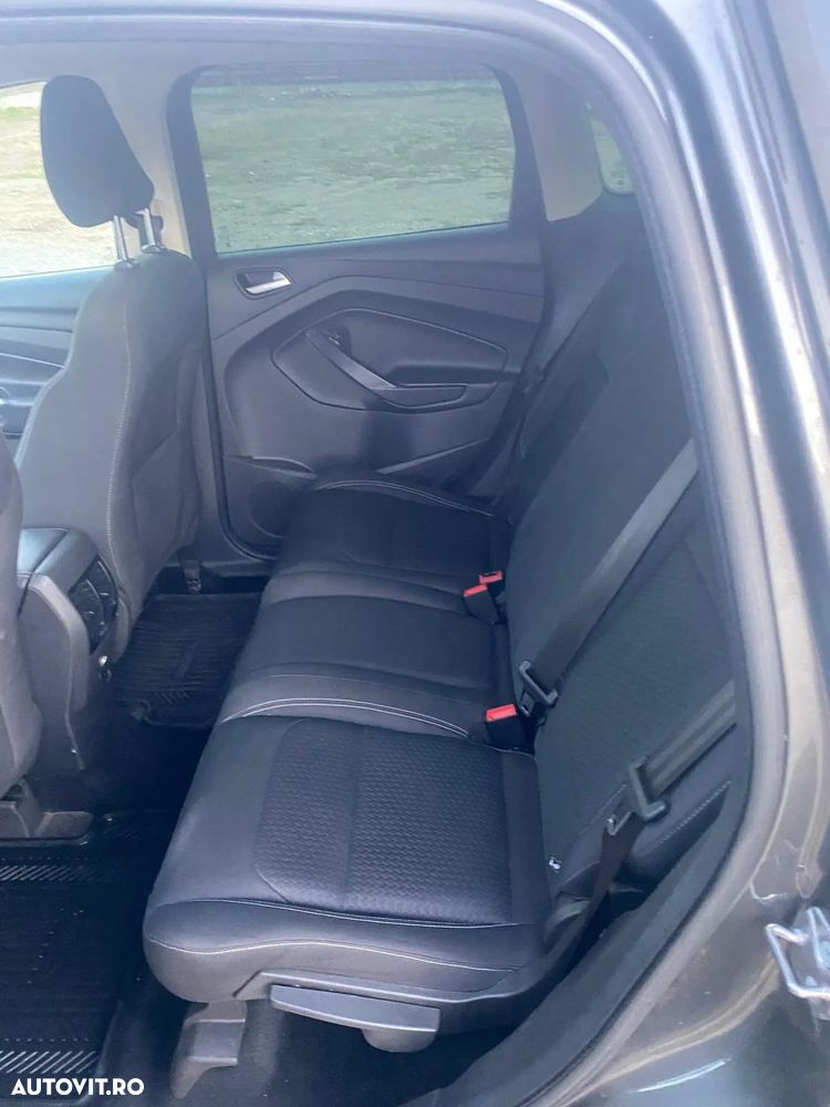 Ford Kuga - 12