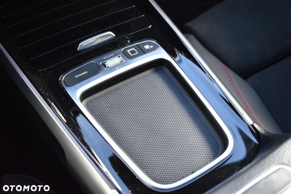 Mercedes-Benz GLB - 17