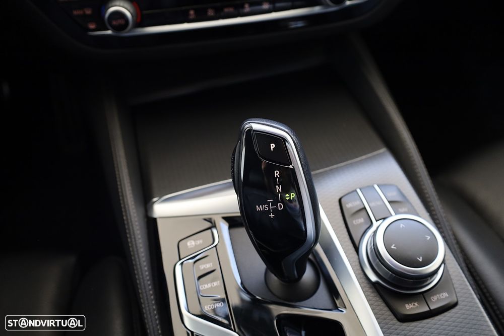 BMW 520 d Pack Desportivo M Auto - 20