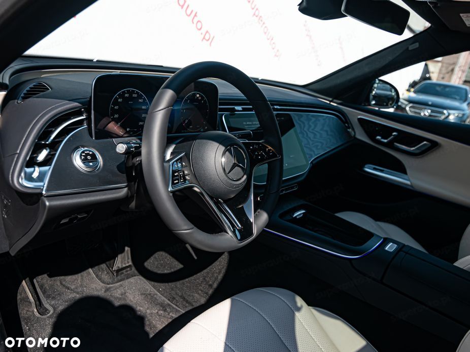 Mercedes-Benz Klasa E - 16