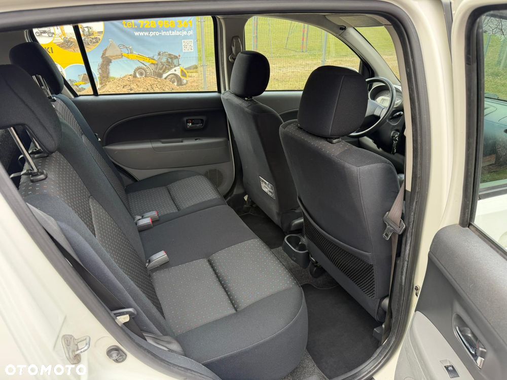 Daihatsu Sirion - 14