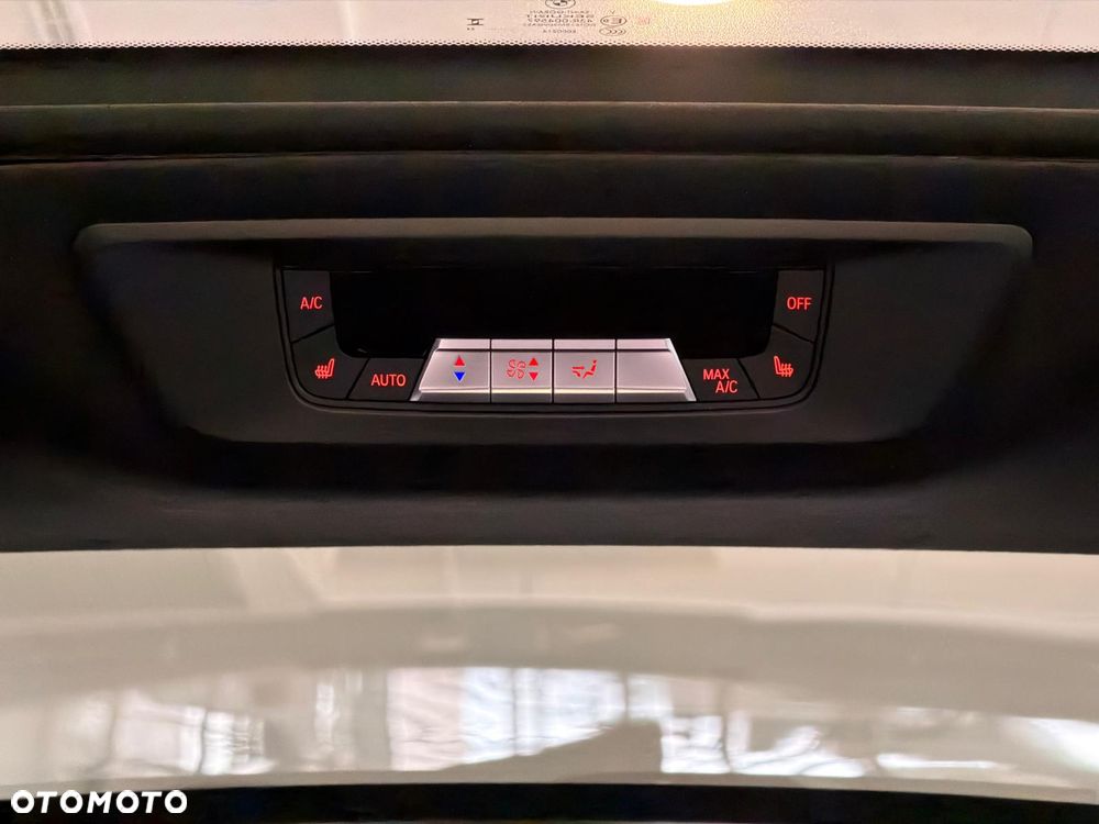 BMW X7 - 24