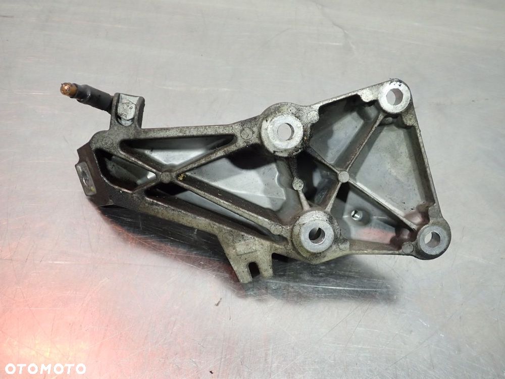 ŁAPA SILNIKA BMW E87 24168110 - 2