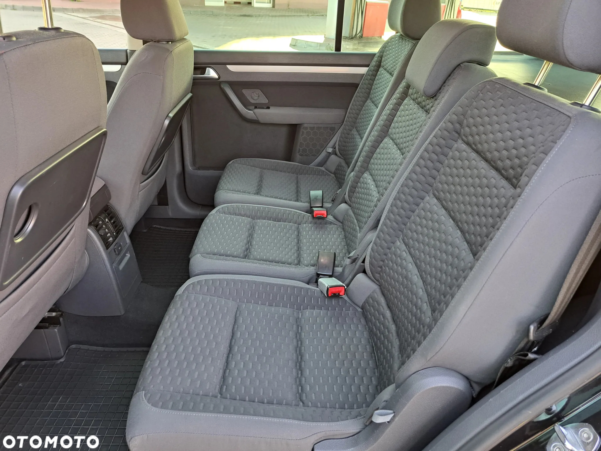 Volkswagen Touran - 29