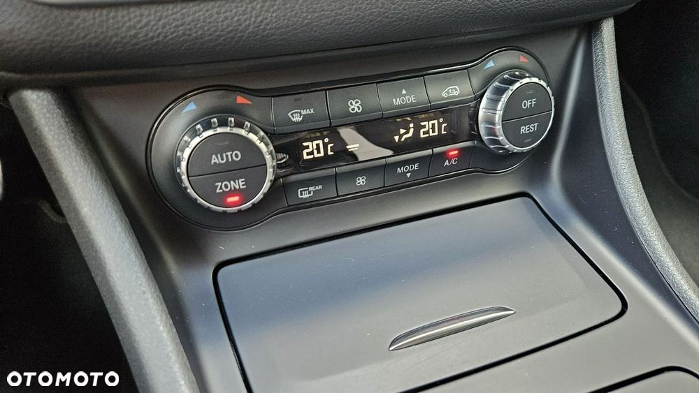 Mercedes-Benz GLA 250 4-Matic AMG Line - 36
