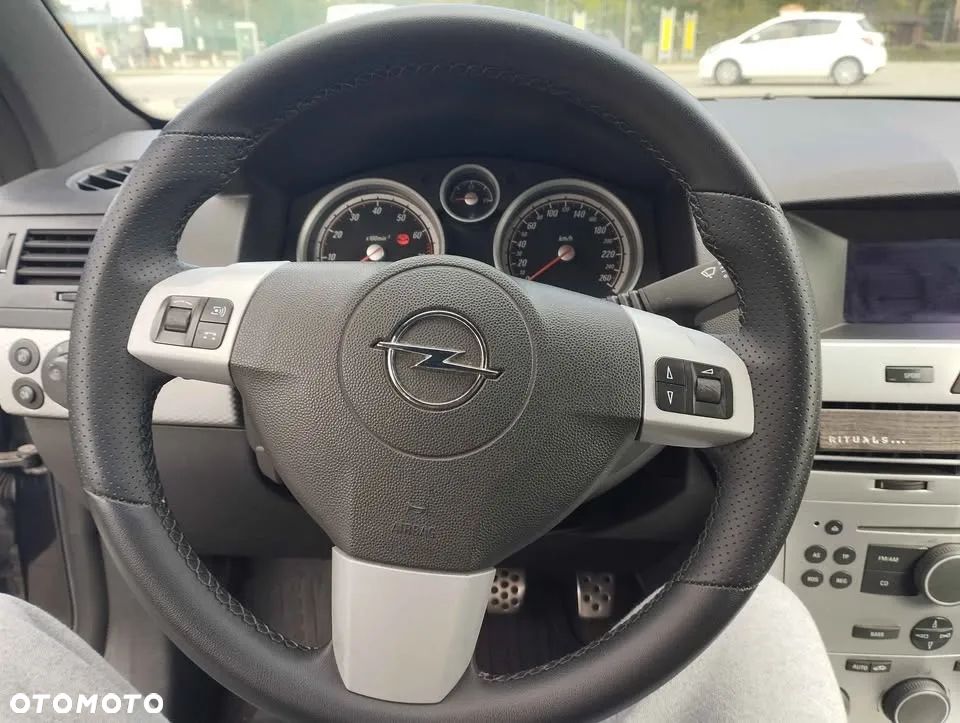 Opel Astra III GTC 1.8 Sport - 15