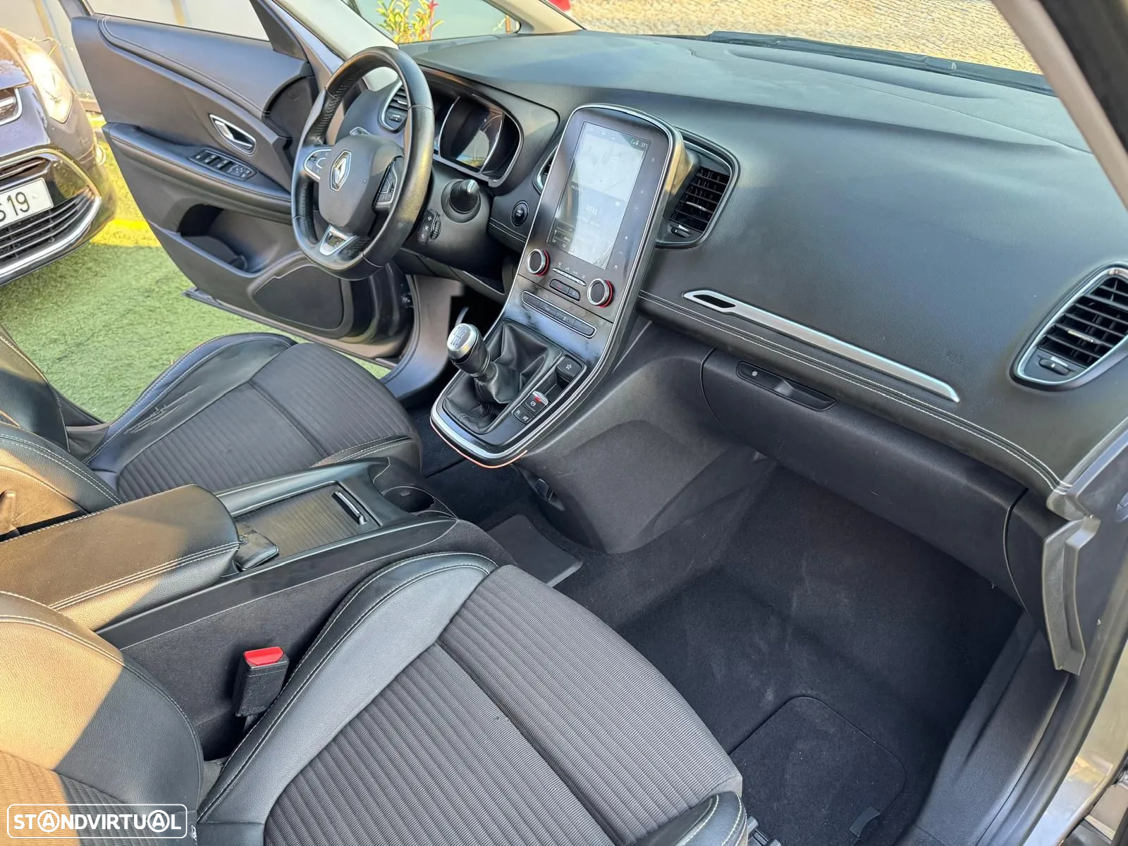 Renault Grand Scénic 1.5 dCi Intens Hybrid Assist SS - 11