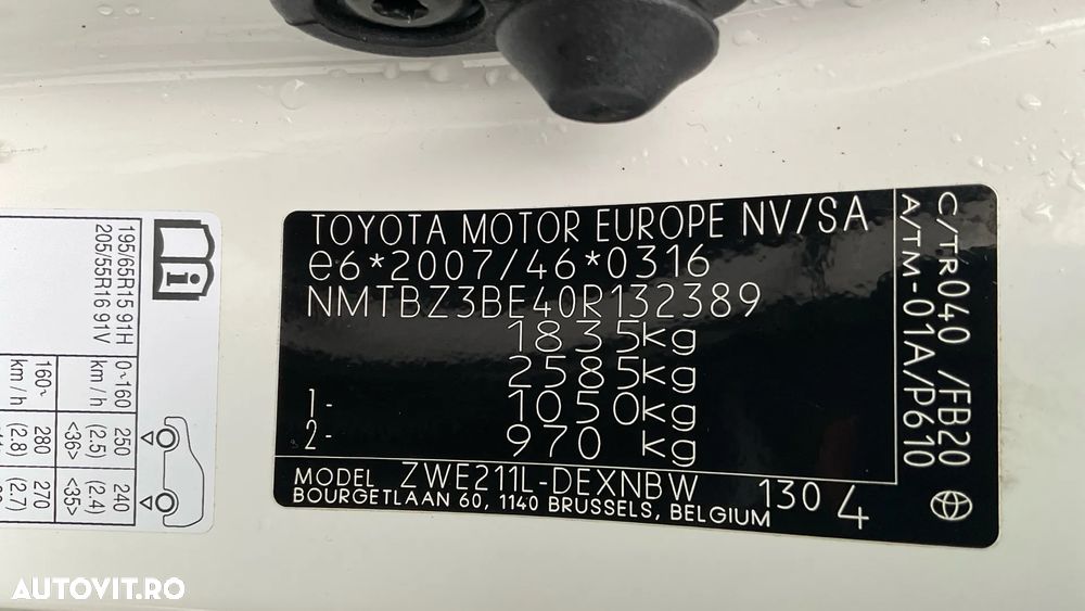 Toyota Corolla 1.8 HSD Business - 38