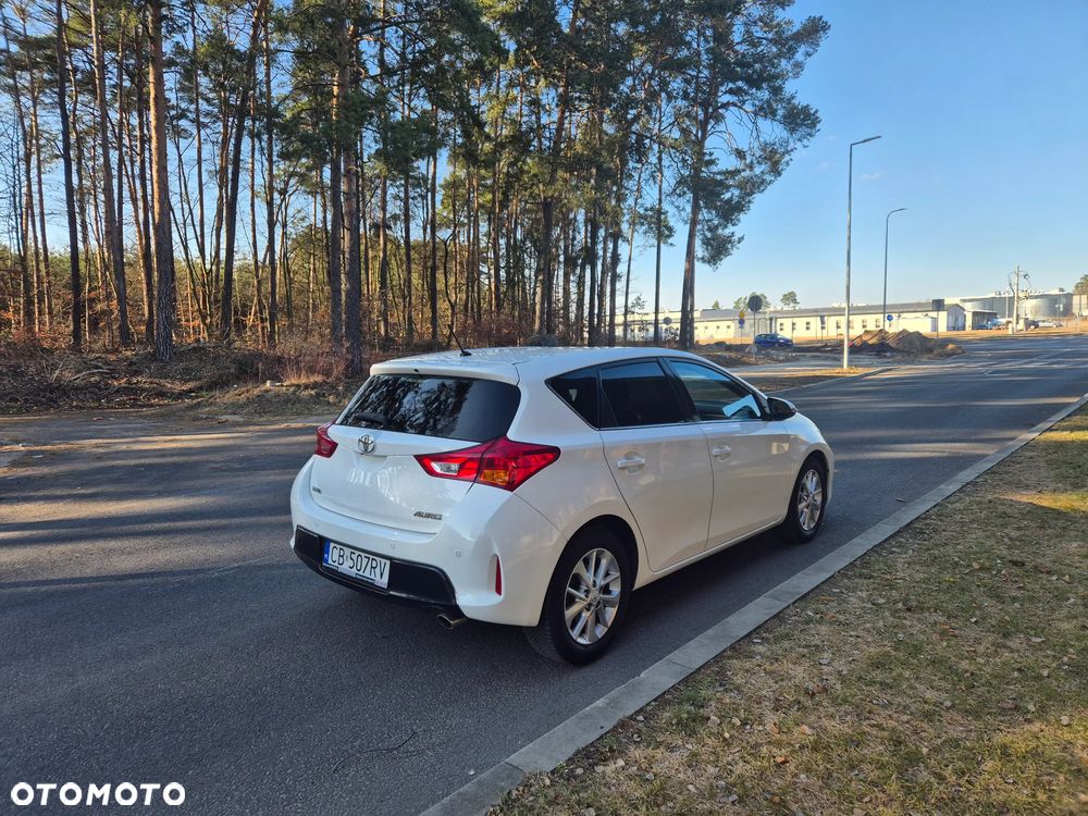 Toyota Auris 2.0 D-4D Premium Comfort - 13