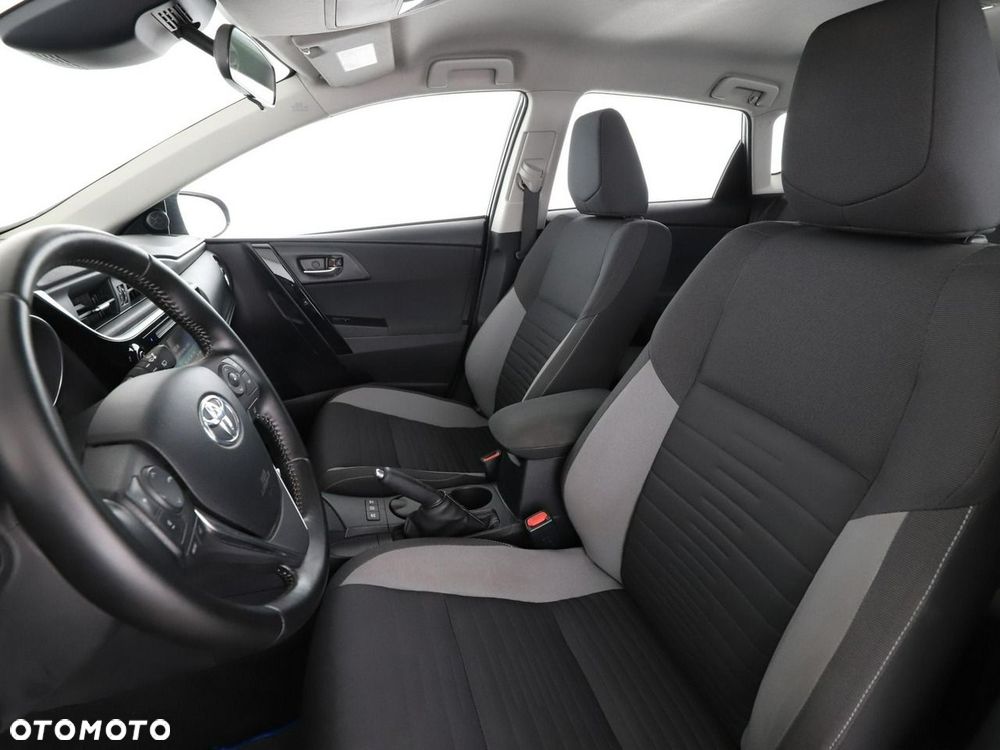 Toyota Auris Hybrid 135 Active - 14