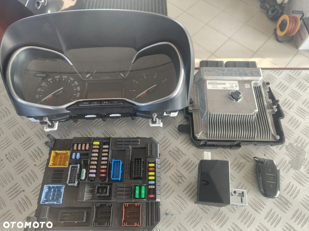 Citroen C3 Aircross 1.2 THP Automat zestaw startowy - 1