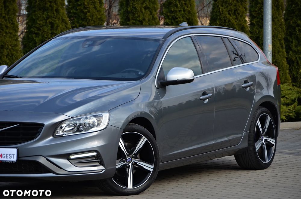 Volvo V60 D2 Drive-E R-Design Momentum - 12