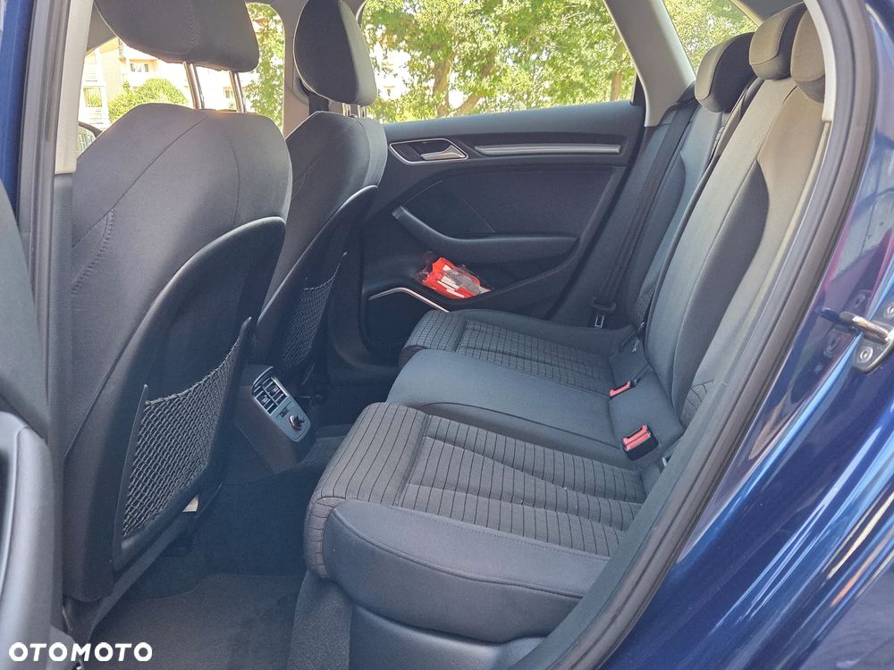 Audi A3 Sportback 2.0 TDI Ambiente - 8