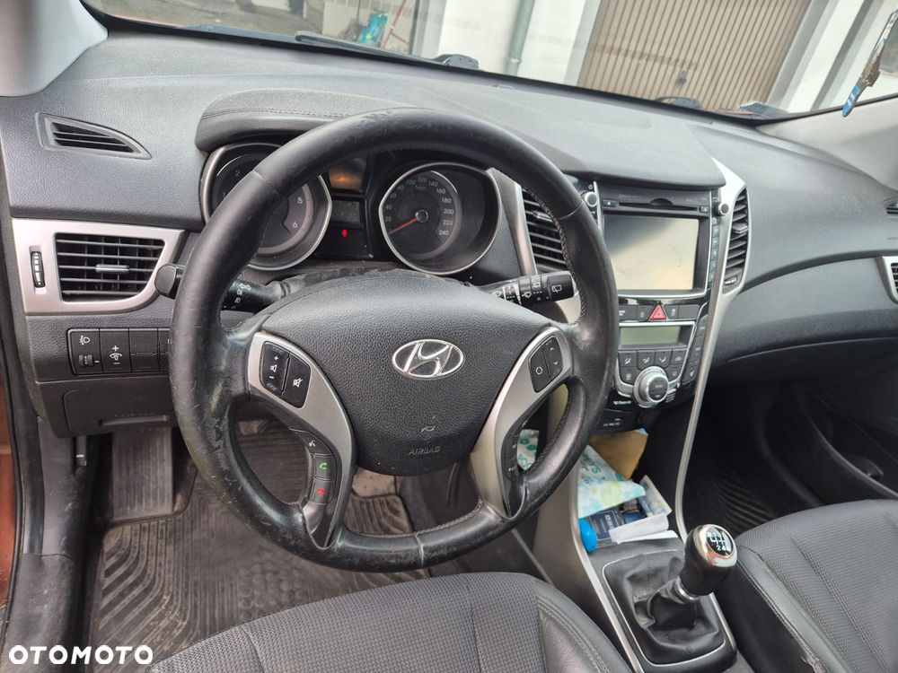 Hyundai i30 1.4 CRDi Comfort - 4