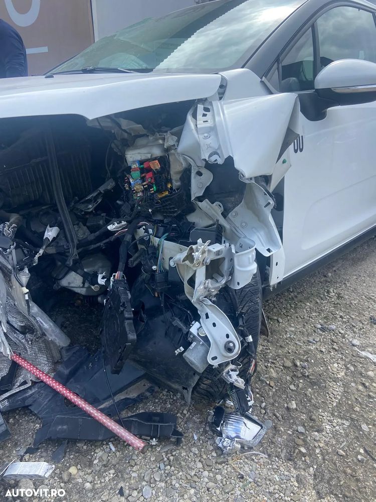 Citroën C3 1.2 PureTech 83 S&S BVM5 YOU! - 6