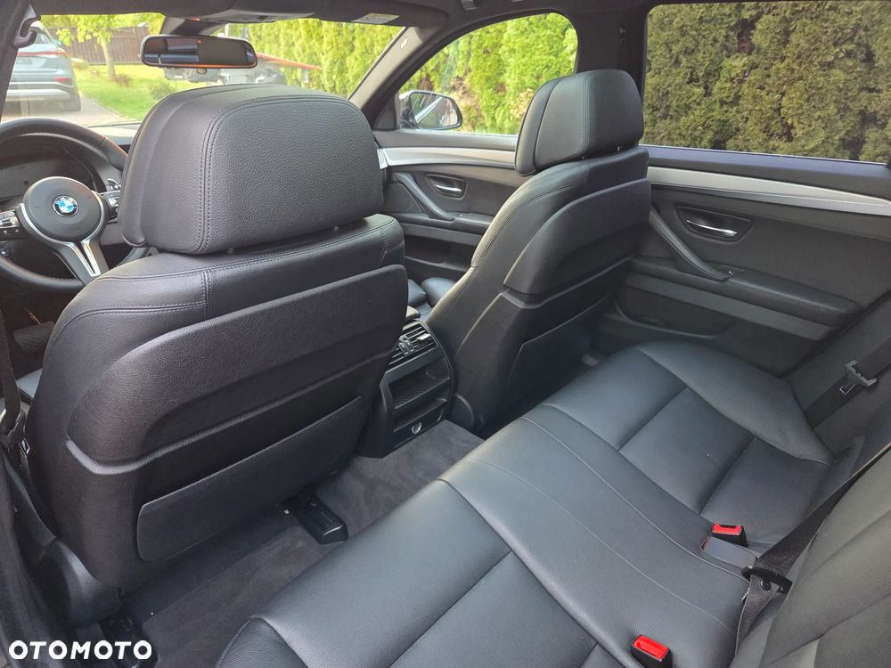 BMW Seria 5 530d xDrive Luxury Line - 34