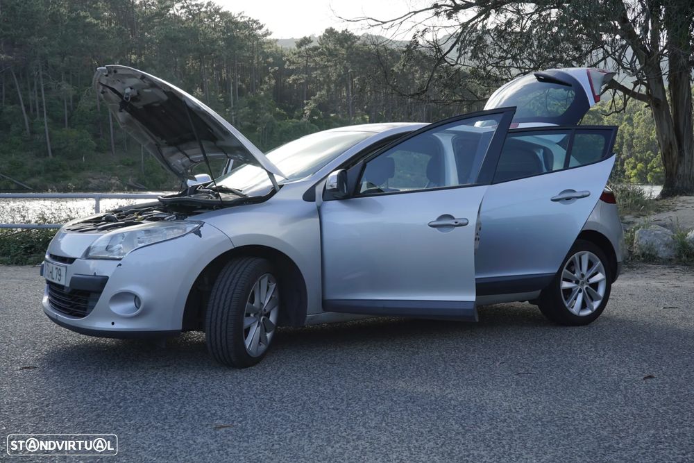 Renault Mégane 1.5 dCi Dynamique - 4
