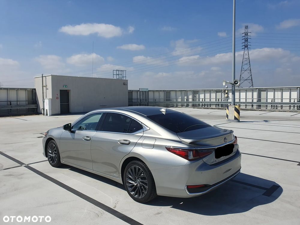 Lexus ES 300h Prestige - 4