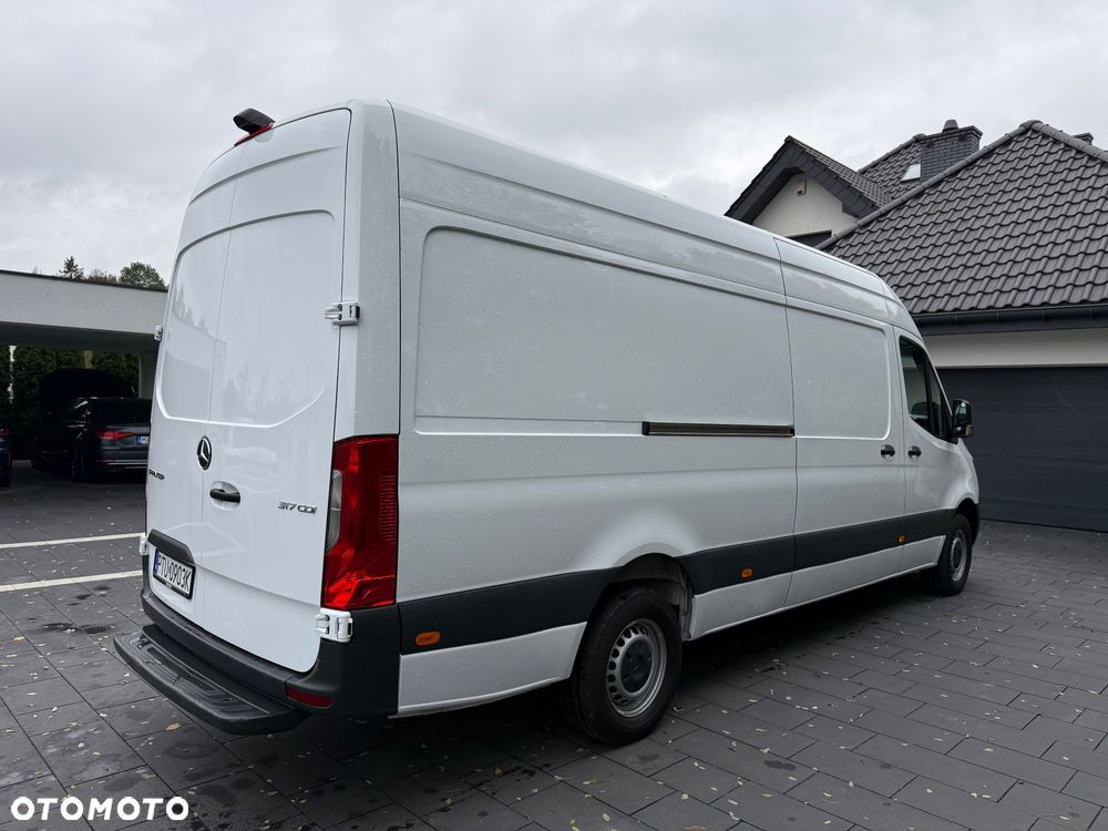 Mercedes-Benz Sprinter 317 - 9