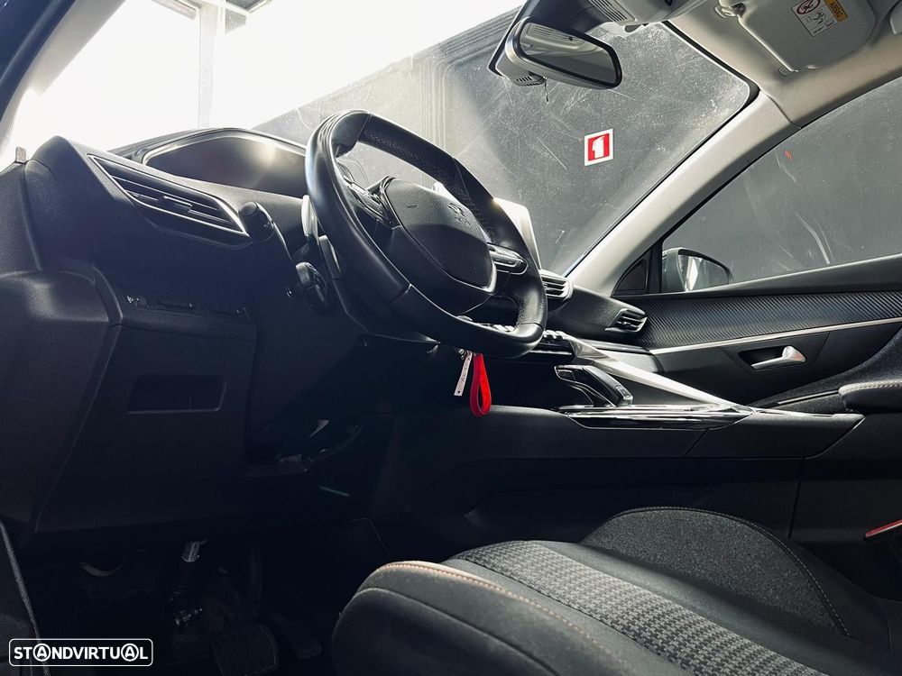 Peugeot 5008 1.5 BlueHDi Allure EAT8 - 17