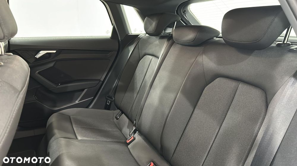 Audi A3 Sportback 35 TFSI S tronic - 13