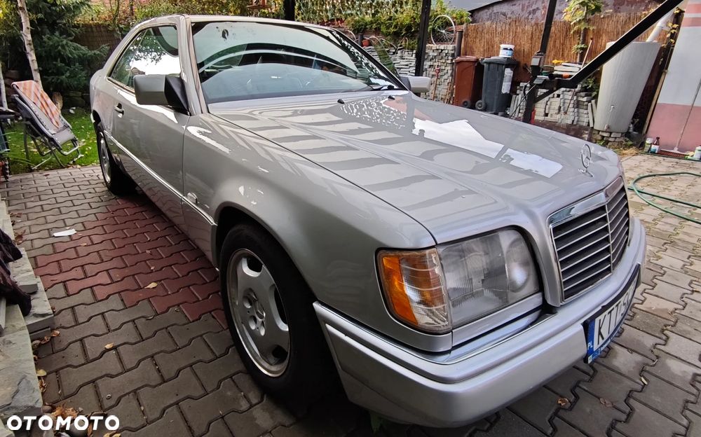 Mercedes-Benz Klasa E 200 - 1