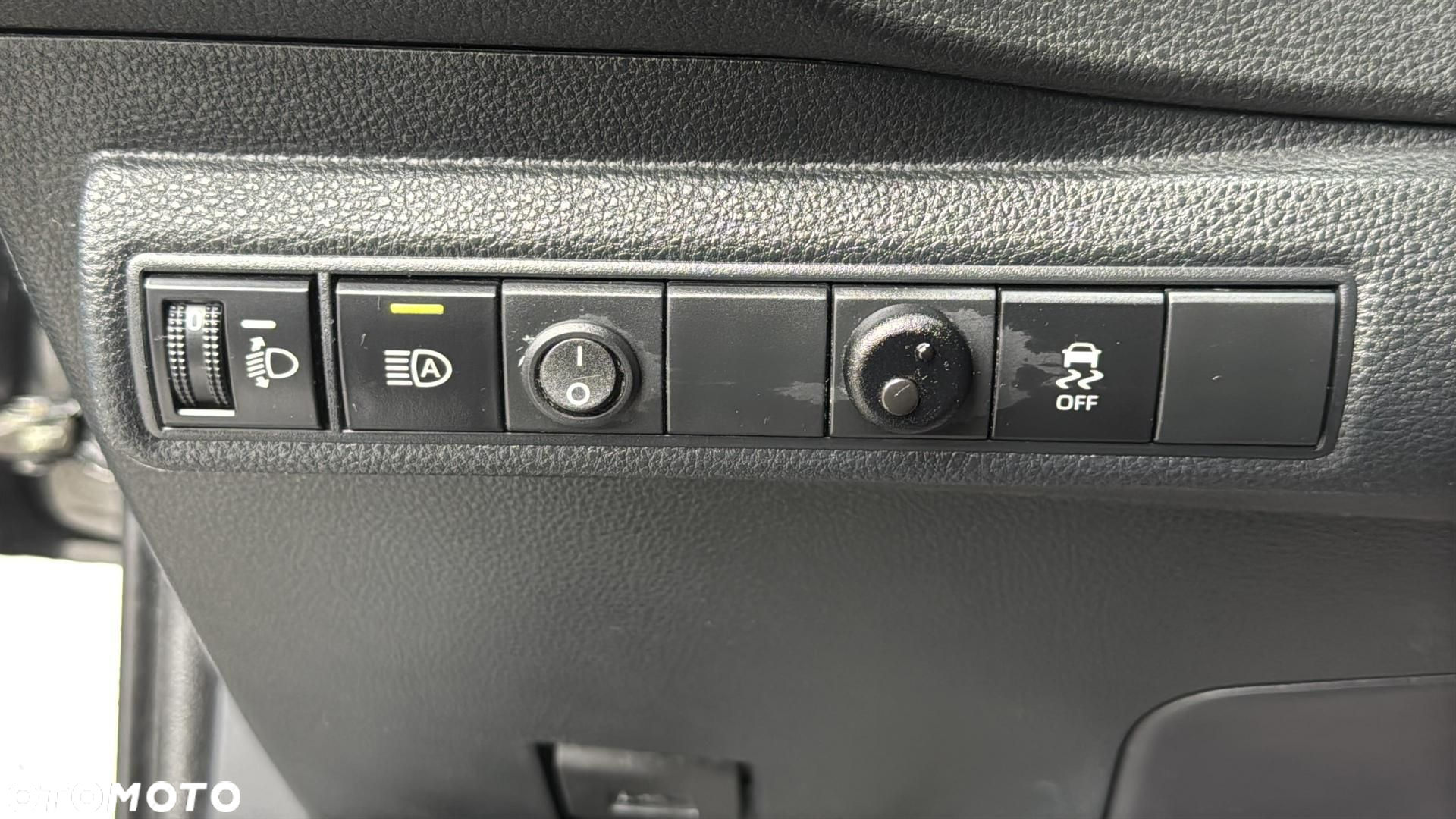 Toyota Corolla 1.8 Hybrid GPF Active - 29