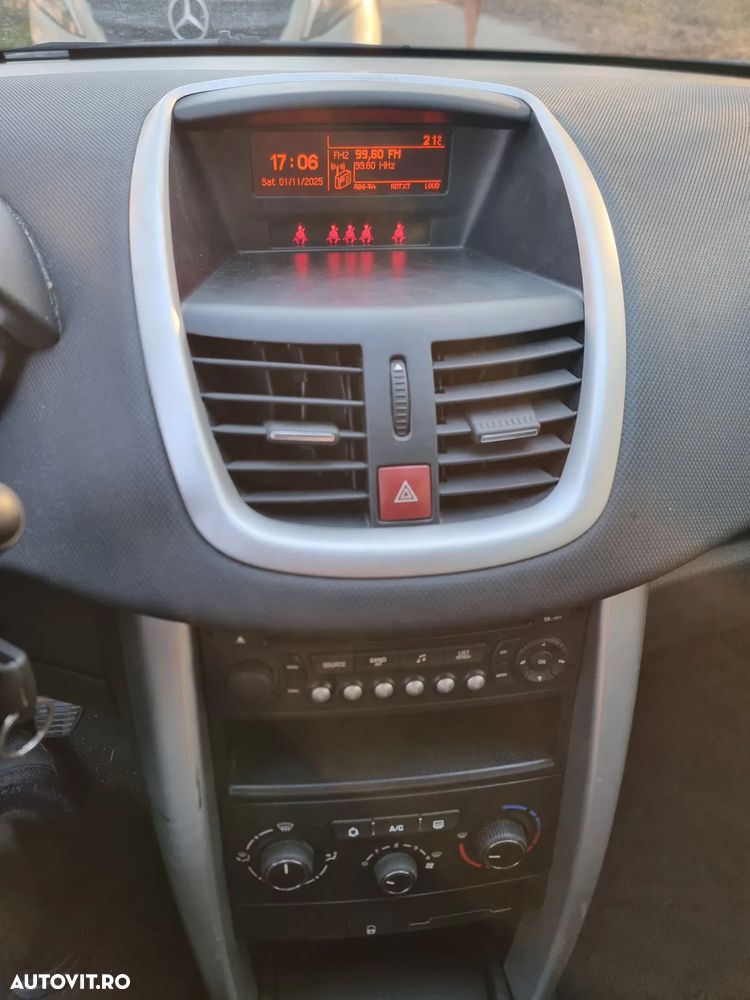 Peugeot 207 90 HDi FAP (Blue Lion) Premium - 28