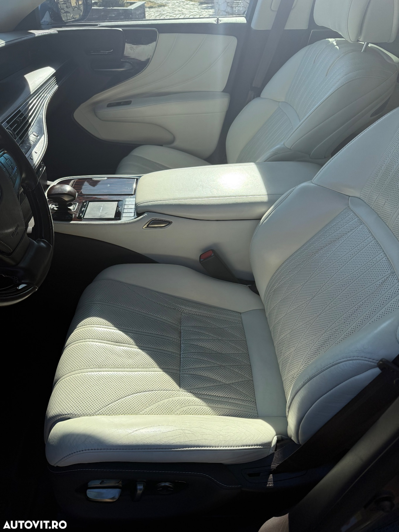 Lexus Seria LS 600h - 7