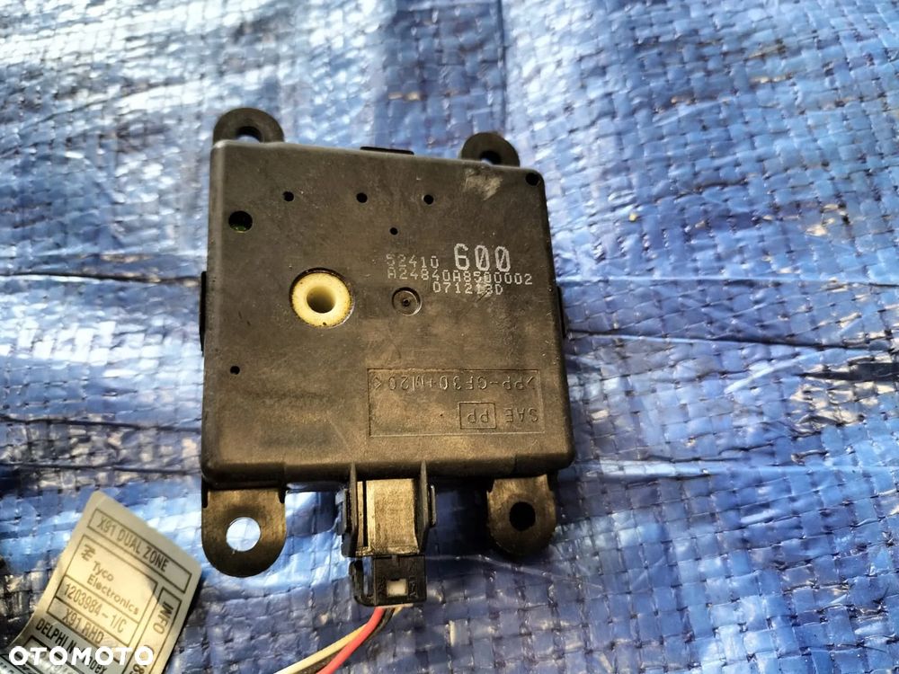 SILNICZEK SILNICZKI MODUŁ CZUJNIK TEMPERATURY STEROWNIK NAGRZEWNICY KOMPLET 52428886 52410663 52410555 52410557 52410598 52410600 52410652 52419414 RENAULT LAGUNA III 3 COUPE GT - 7