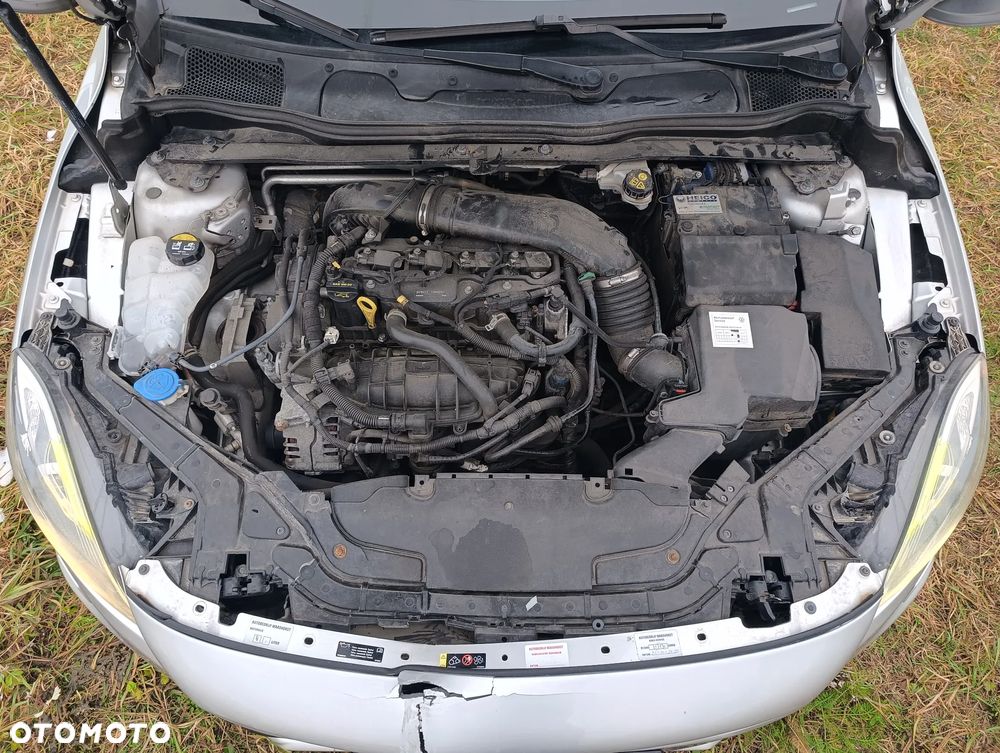 Volvo V40 T3 R Design - 16