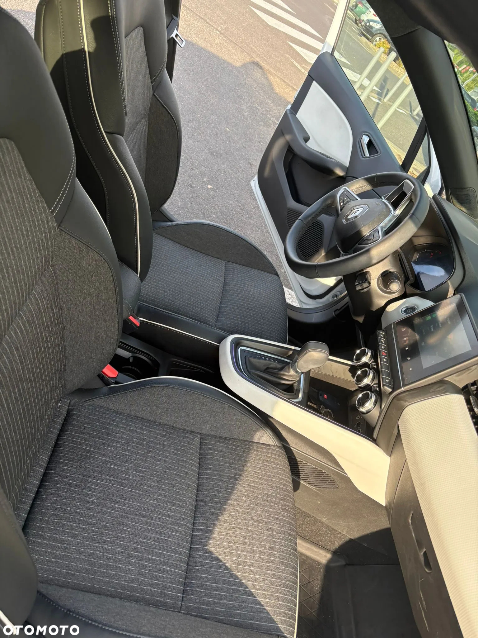 Renault Clio 1.0 TCe Techno X-Tronic - 10