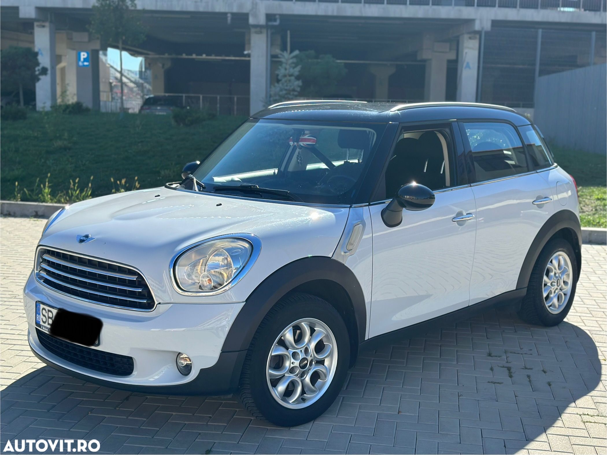 Mini Countryman - 1