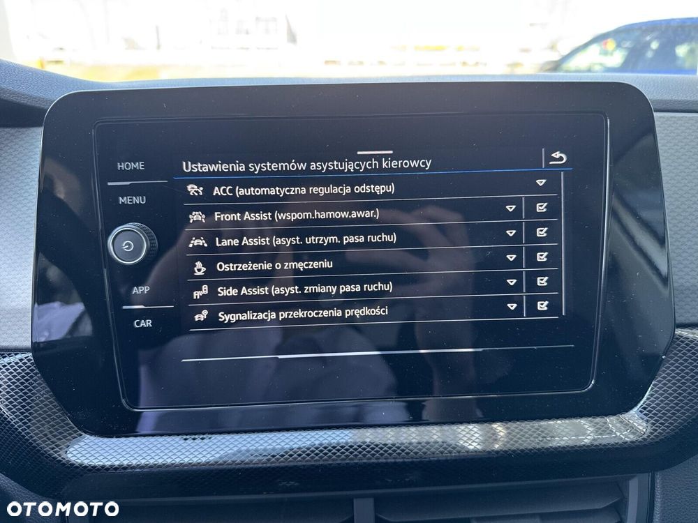 Volkswagen T-Cross - 33