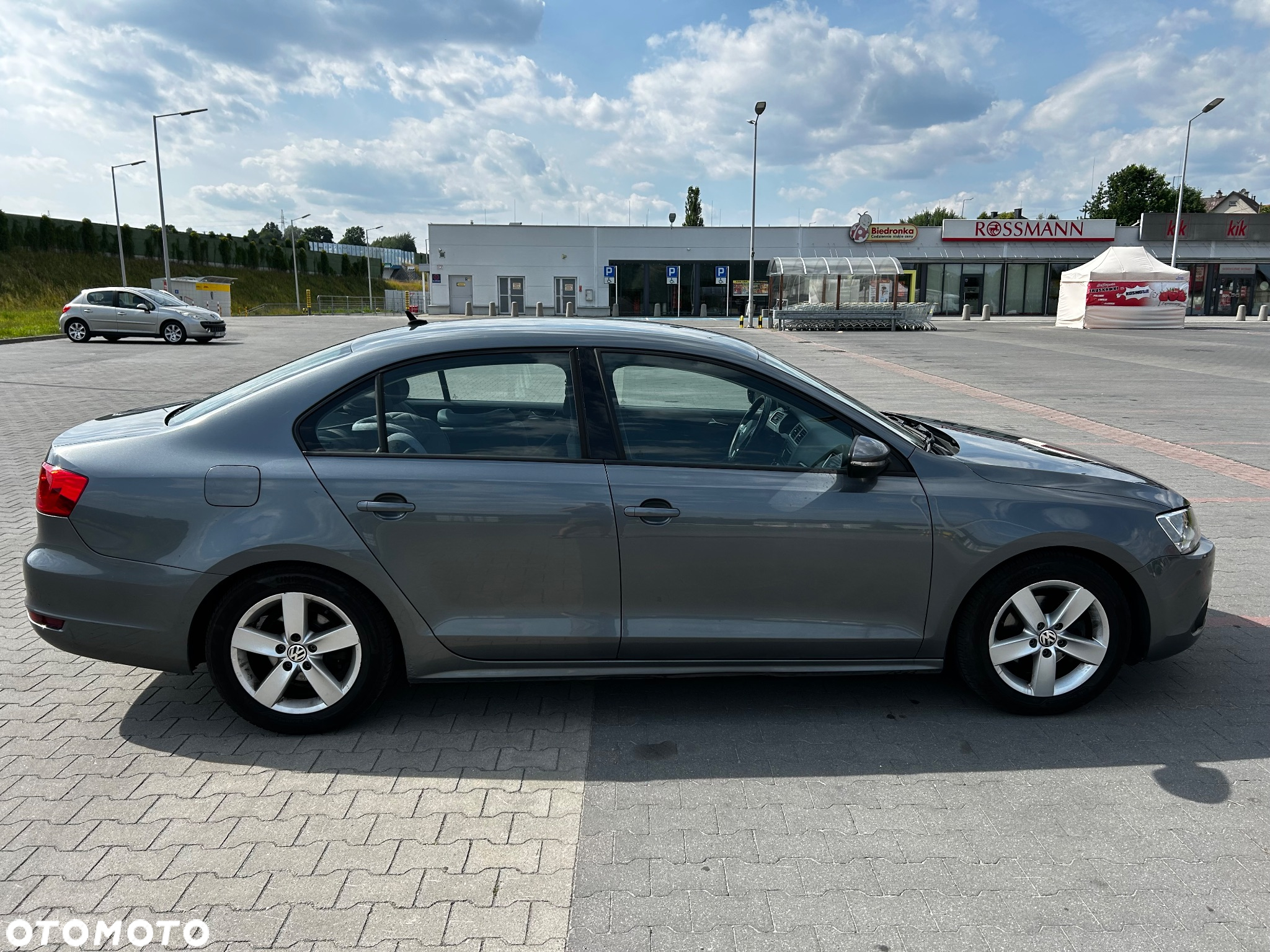 Volkswagen Jetta - 4
