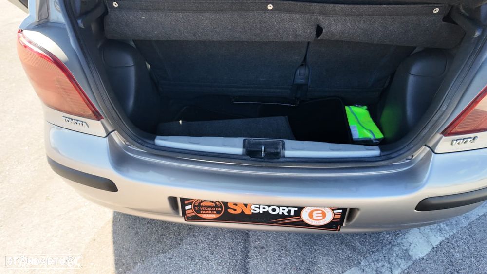Toyota Yaris 1.0 Sol AC - 7